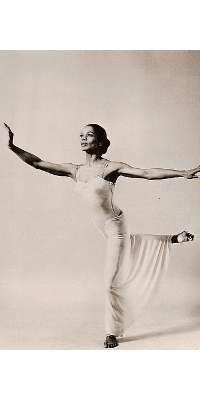 Mary Hinkson, American dancer and choreographer, dies at age 89